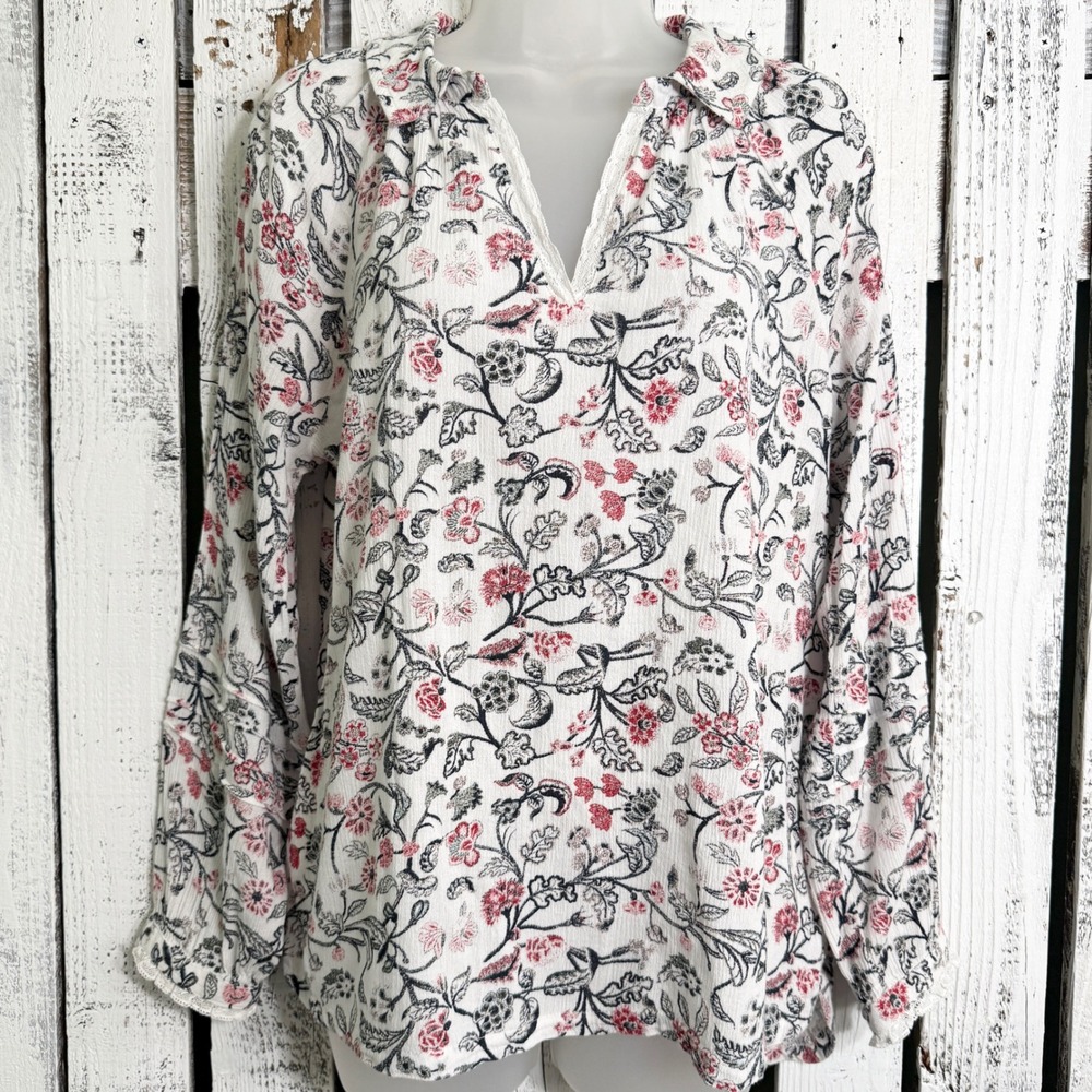 Lucky Brand Floral Lace Trim V-Neck Top M Long Sleeve Boho Lightweight Cottage